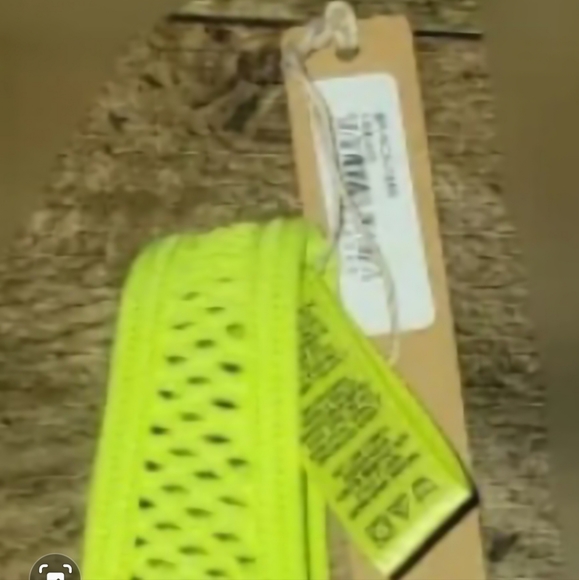 SKIMS NWT Perferated Scoopy Skimp Bralette 4XL RUNS very small - Picture 4 of 4